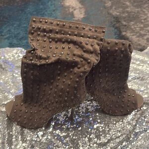 Button Brown Besties Mid Boots